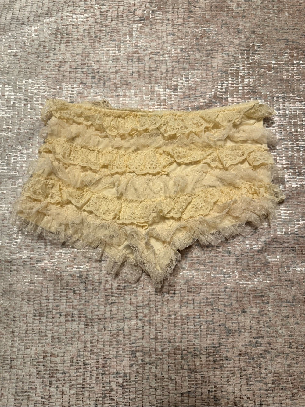 Windsor Cream Lace Ruffle Shorts - Picture 4 of 6
